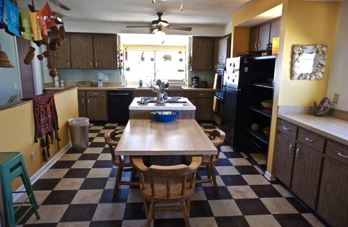 St. Augustine Beach House | The Historical Shrimper's, Large Family, Oceanside Beach House w/Lawn