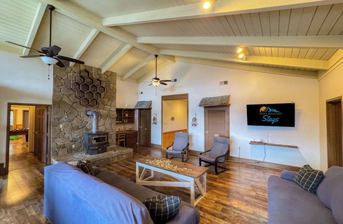 Whittier Cabin | The Hive Lodge - A Place Where Busy Bees Rest