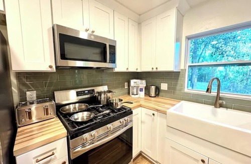 Gainesville House | The Magnolia Modern | New, Near UF, Shands, Nature