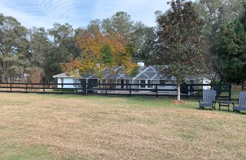 Fellowship House | THE MEADOW WOOD FARM with POOL