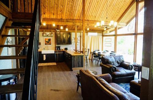 Hernando House | The Nature House a Secluded Canal front Cabin