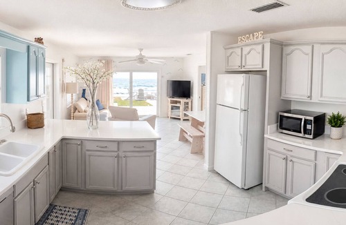 Painters Hill House | The Ocean is Your Backyard - Entire House on Ocean