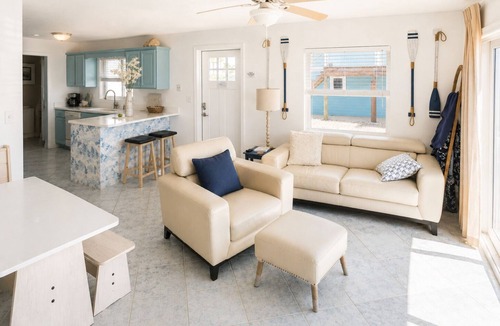 Painters Hill House | The Ocean is Your Backyard - Entire House on Ocean
