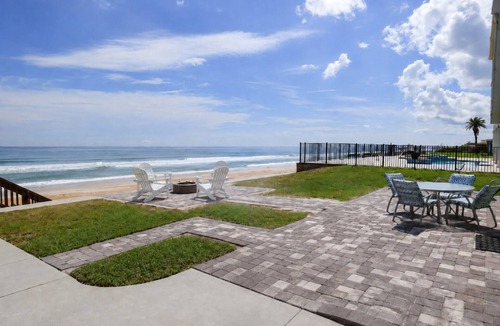 Painters Hill House | The Ocean is Your Backyard - Entire House on Ocean