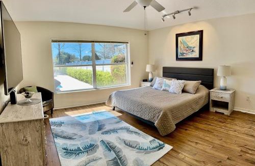 Briar Meadow Villa | The Palms Luxurious giant pool golf water
