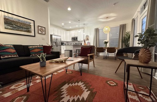 Pleasant Street House | The Prairie Suite 🦬🌵 JUST BUILT Family-Friendly
