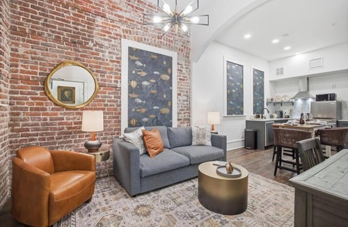 Downtown Jacksonville Apartment | The Raven Boutique ApartHotel - 13 Apts with Pool