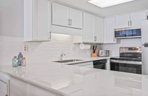Windy Hill Apartment | "The Salty Compass" 3 BR Ocean Front in Windy Hill