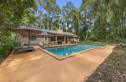Gainesville House | The Secluded Sanctuary Zen Nature Retreat with Salt Pool, Office & Lanai