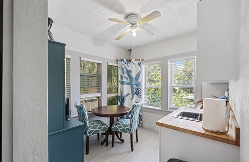 Tarpon Springs Apartment | The Tarpon Flat-Bright 1BR Downtown Retreat