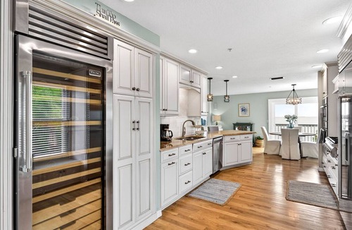 Crystal Beach House | The Tidewater Retreat