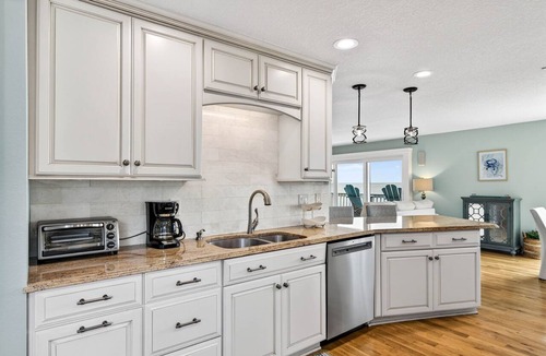 Crystal Beach House | The Tidewater Retreat