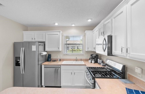 The Villages House | The Villages Relaxation- walk to pool, Lake Sumter Square 2 MI, pet friendly