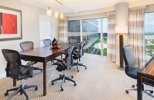 Beach Park Hotel | The Westshore Grand, A Tribute Portfolio Hotel, Tampa