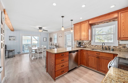 Kill Devil Hills Cottage | The Wright Therapy, get your beach medicine here! NEW LISTING w/Hot Tub!