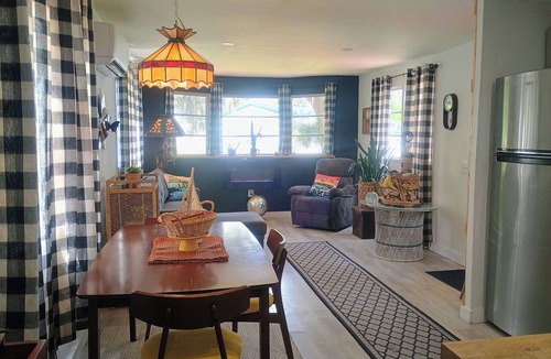 Crescent City House | The Yellow Bow- A Peaceful Lake View Getaway