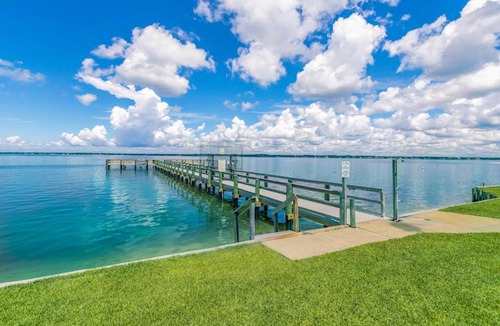 Navarre Beach Apartment | Third-Floor Studio with Shared Pool Sound View High-Speed WiFi & Central AC