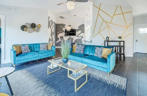 Westside House | This house is a 3 bedroom(s), 2 bathrooms, located in Jacksonville, FL.