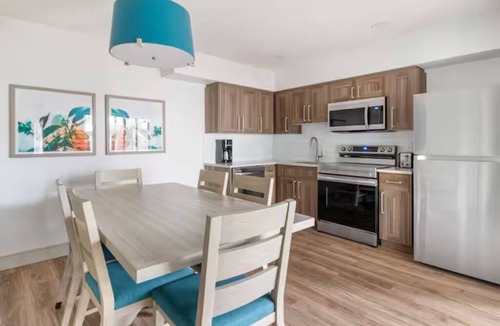 West Kissimmee Hotel | This Place Has Everything for a Great Trip! Outdoor Pool, Unit with Kitchen!