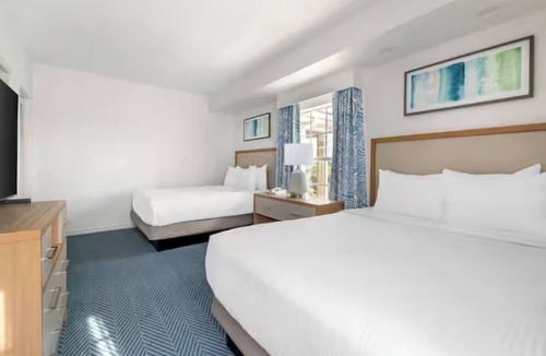 West Kissimmee Hotel | This Place Has Everything for a Great Trip! 2 Units with Kitchen, Outdoor Pool!