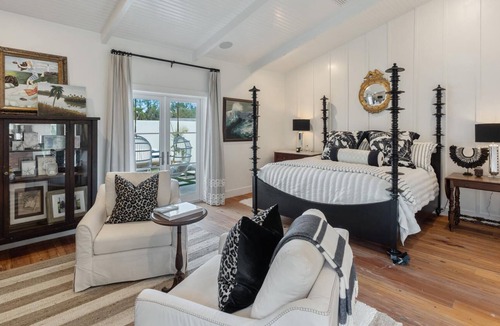Moorings House | Three Palms Old Naples Moorings Neighborhood