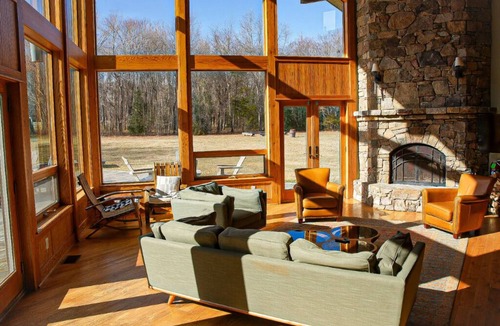 Roseland Cabin | Three Ridges Haven- Devils Backbone Brewing Company