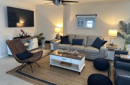 New Smyrna Beach Apartment | Three Treasures Beach House