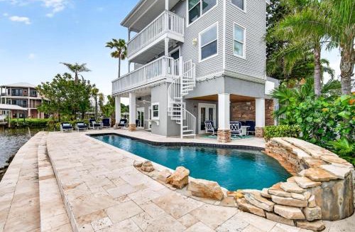 Crystal Beach House | Tidewater Retreat