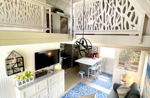 Alta Vista House | Tiny Home in SRQ - Close to Everything!