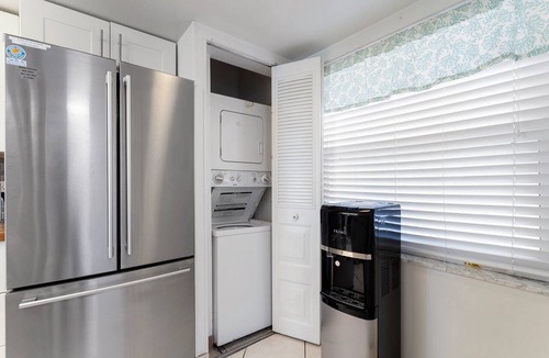 Madeira Beach Condo | Top Floor Beach & Gulf Views - Madeira Norte #516