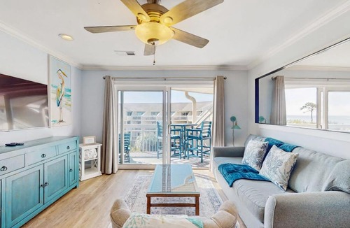 North Forest Beach House | Top Floor Condo with Ocean Views Pool Balcony & WIFI - Walk to Beach