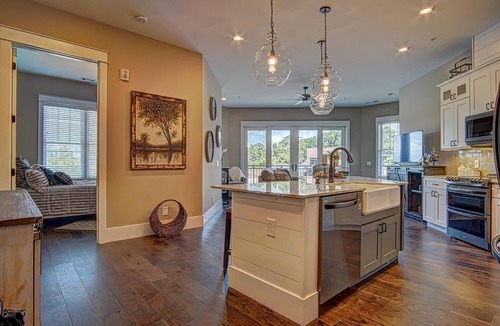 Blue Ridge Condo | Top floor condo overlooking historic Downtown Blue Ridge!