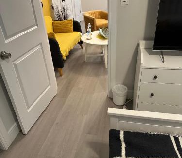 Richmond Valley House | Top Rated - Upscale-Cozy-Stylish-Affordable - free parking