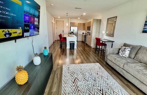 Deerwood Apartment | Top Tier King Bed Stunning View Near Mayo Beach