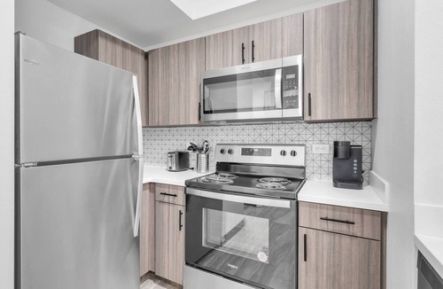 Zephyrhills West Condo | Top-Tier Wellness Facilities | Luxury Suite | Tennis | Pickleball
