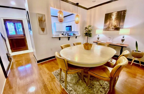 West End Cottage | Townhouse in the West End steps from everything! Main St, Falls Park, Baseball
