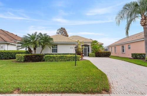 Palmer Ranch House | Tranquil 2BR lakefront home in Palmer Ranch - Marina Sunrise