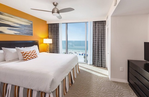 Clearwater Beach Resort | Tranquil Beach Side Resort - Outdoor Pool - Fitness Ctr - Spa - Pool Bar & Grill