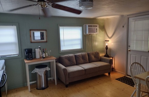 Franklin Cabin | Tranquil Creekside Cabin - Sleeps 4 - Bradford Pear Cabin