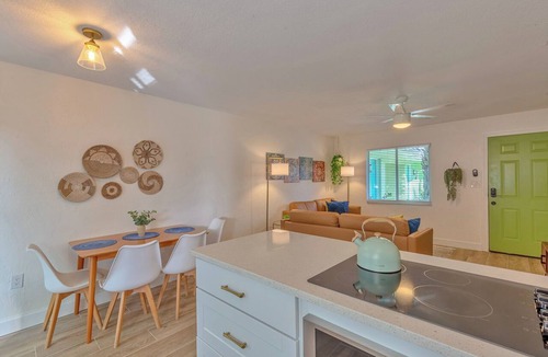 Dunedin Condo | Tranquil Location King Beds Off Dunedin Causeway 1 Mile 2 Honeymoon Island