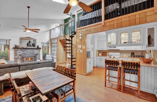 Blakeslee House | Tranquil Pocono Escape