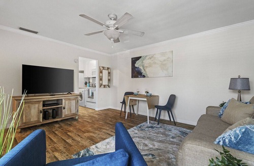 Madeira Beach Condo | Tranquil Top Floor Condo Walking Distance to Madeira Beach