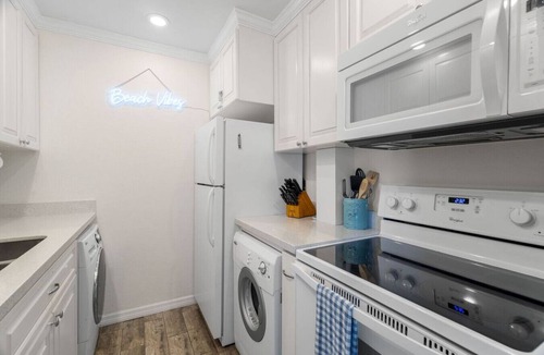 Madeira Beach Condo | Tranquil Top Floor Condo Walking Distance to Madeira Beach