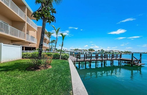 Capri Isle House | Treasure Island 1 Bedroom, 1 Bathroom, Condominium, 11605