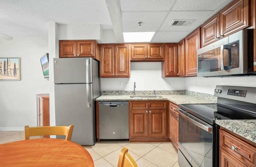 Ormond Beach Apartment | Tropic Sun Towers - 1 Bedroom