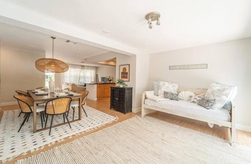 Garden Isles House | Tropical 4Bd Villa w Pool, Games & BBQ by Beach