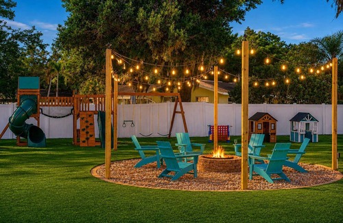 Clearwater House | Tropical getaway w Pool, Pickleball & Game Room