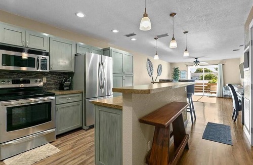Whitney Beach Condo | Tropical Haven B - 4505 “Anna Maria Island”