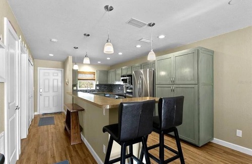 Whitney Beach Condo | Tropical Haven B - 4505 “Anna Maria Island”