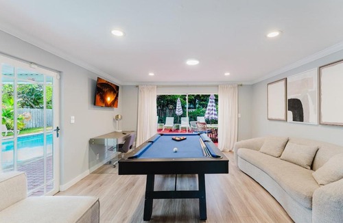 Deerfield Beach Villa | Tropical Oasis 3BR - Pool, Hot Tub & Large Yard
